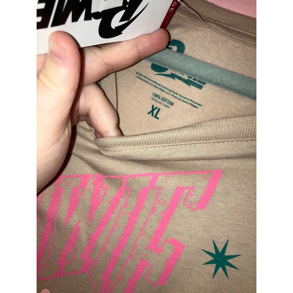 NWT David Bowie graphic tee size XL - Picture 4 of 6